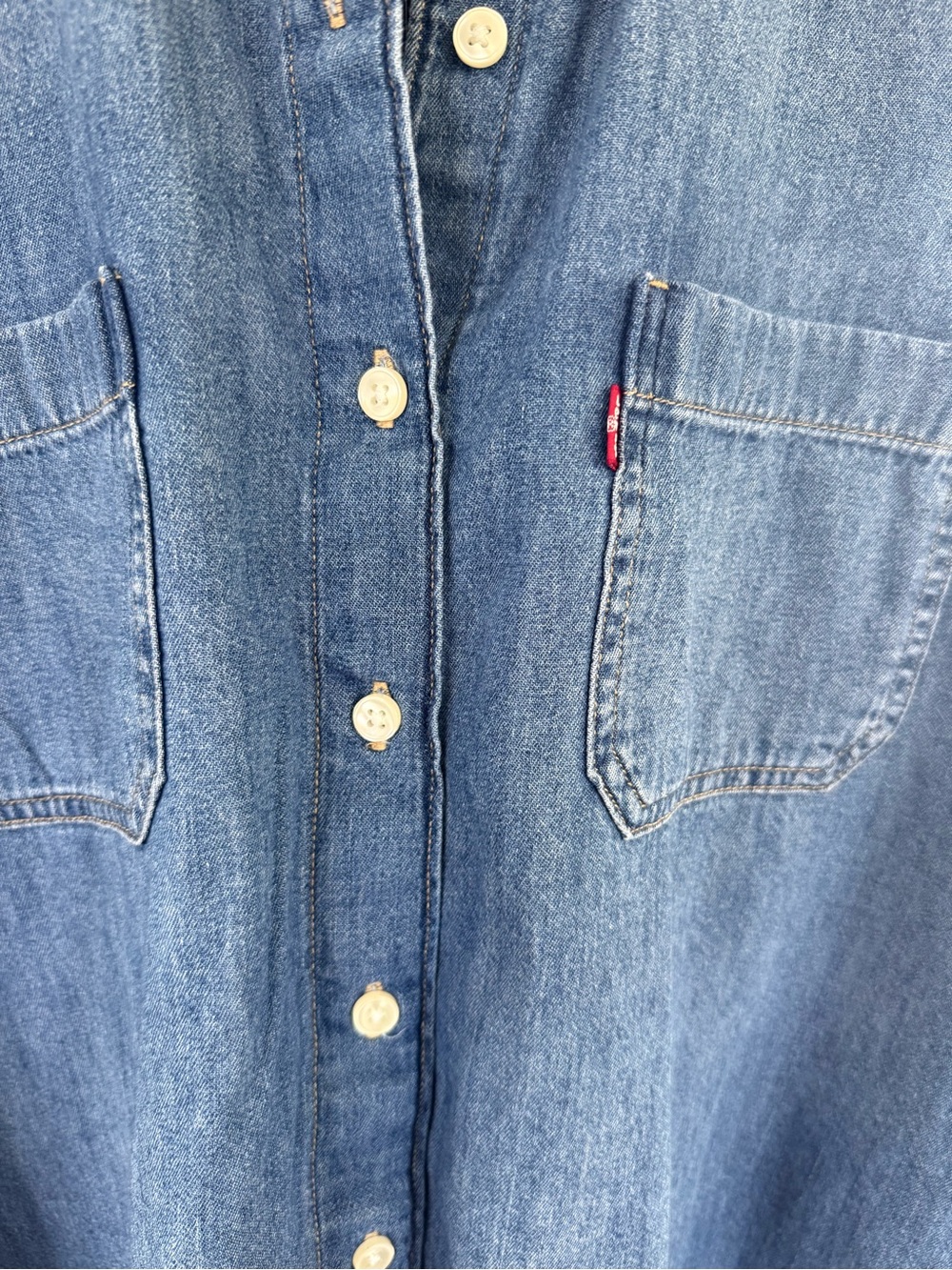 Levi's Women’s Classic Blue Denim Button-Up Shirt - Picture 2 of 6